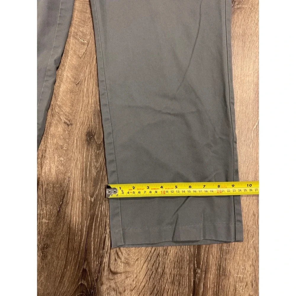 Dockers D3 Classic Fit Gray Chino Pants Mens 42x30 Flat Front Trousers